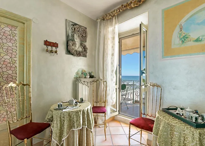 Frühstückspension Da Giueli On The Seafront 3*