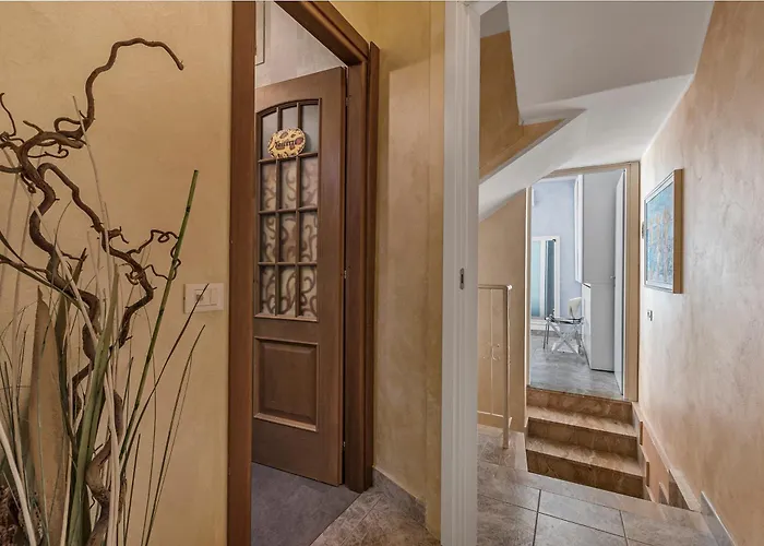 Da Giueli On The Seafront