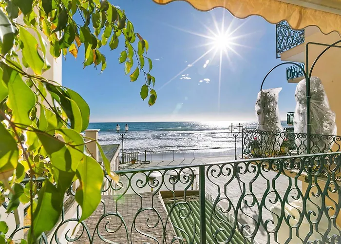 Da Giueli On The Seafront Frühstückspension Alassio