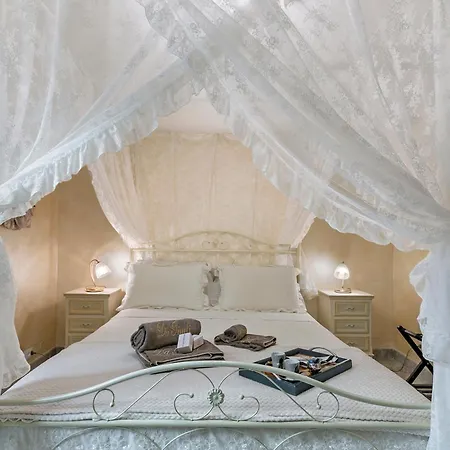 Bed & Breakfast B&B Da Giueli Rooms On The Seafront 3*