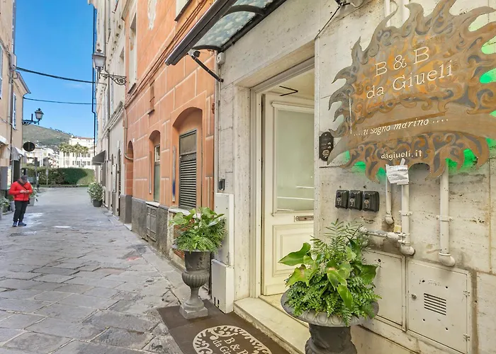 Da Giueli On The Seafront 阿拉西奥